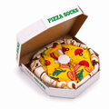Chaussettes Pizza Kawaii présentées dans une boîte en forme de pizza, idée cadeau amusante et originale.