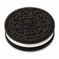 Squishy Oreo XXL Anti-Stress Ultra Gourmand en forme de biscuit chocolat géant, doux, moelleux et agréable à presser.