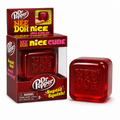 NeeDoh Nice Cube Dr Pepper Edition, squishy anti-stress officiel au design inspiré de Dr Pepper, ultra doux et agréable à manipuler.