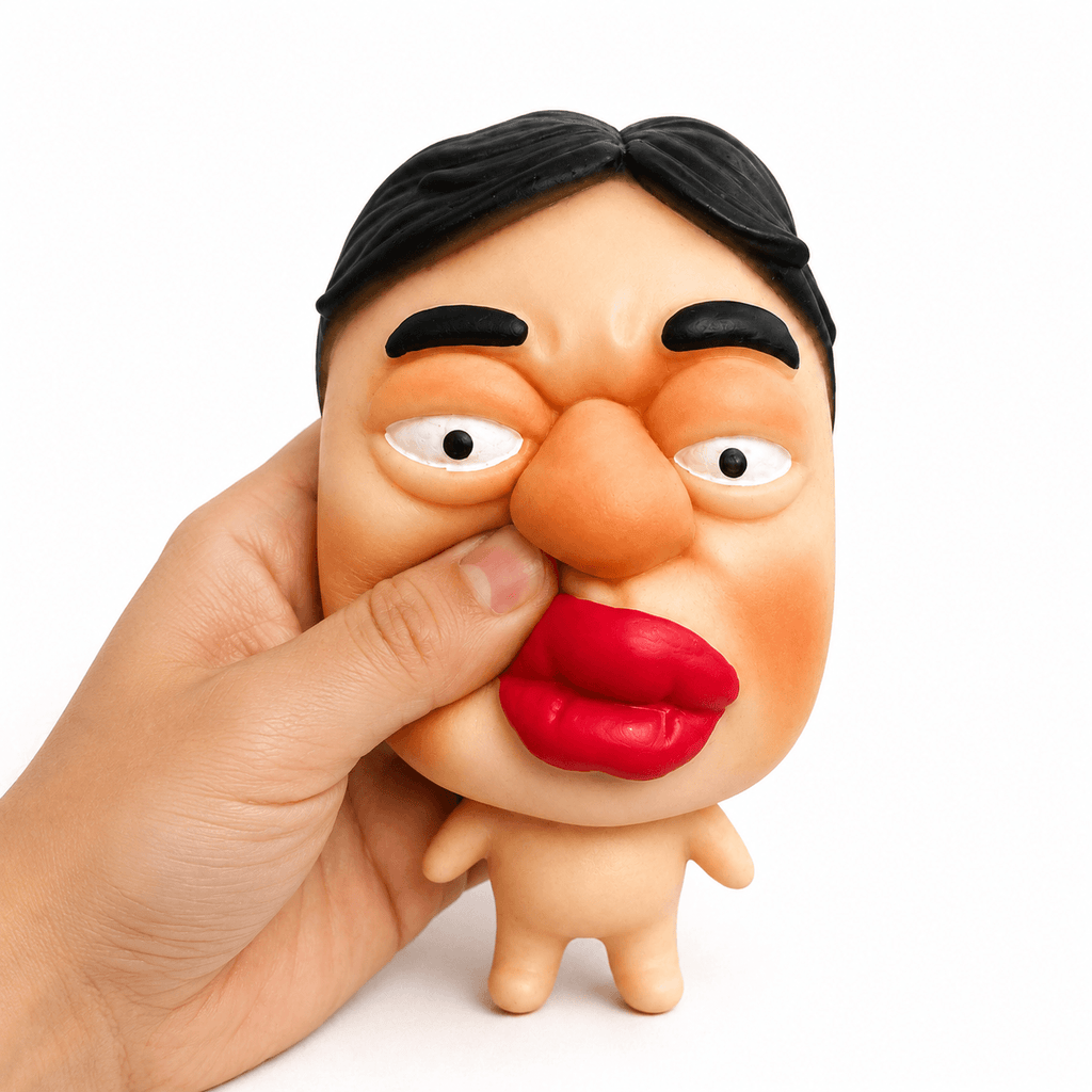 Main pressant un Squishy Funny Lips Anti-Stress à texture ultra douce et effet slow rising.