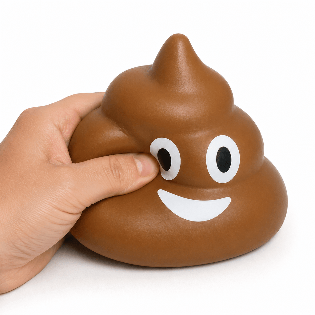Main pressant un Squishy Caca Emoji Anti-Stress à texture ultra douce et à remontée lente.