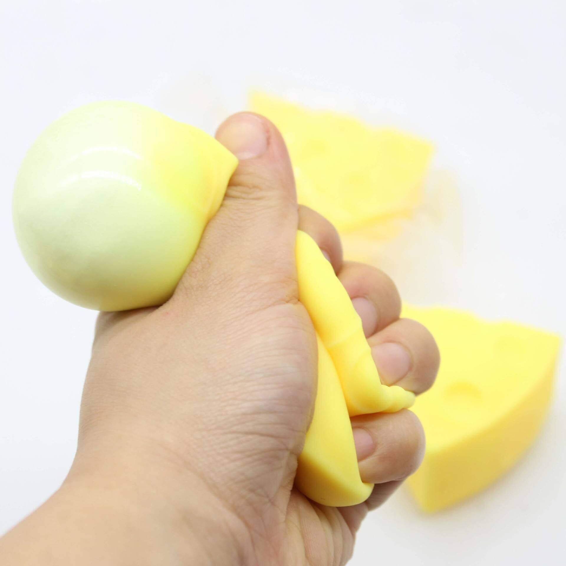 Jouet Squishy Fromage Kawaii anti-stress à texture ultra douce, idéal pour la détente et le plaisir tactile.
