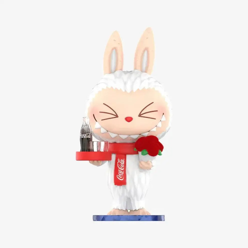 Figurine Labubu Coca-Cola édition collector avec tenue rouge et détails soignés.