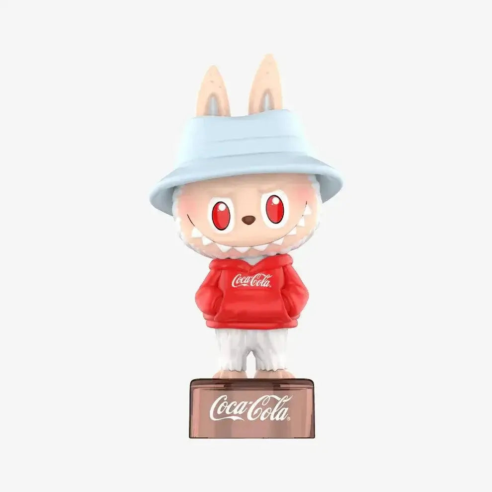 Figurine Labubu Coca-Cola collector au design mignon et détaillé.