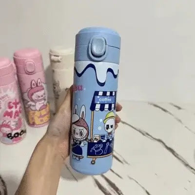 Thermos Labubu bleu kawaii avec isolation thermique, parfait pour l’école, le bureau ou les voyages.
