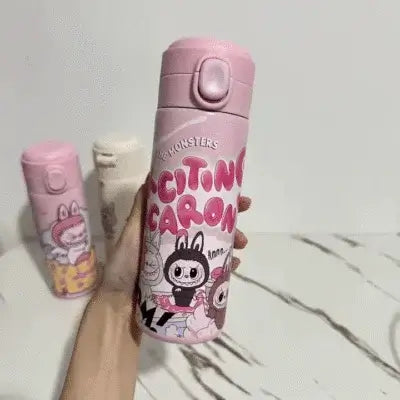 Thermos Labubu rose clair kawaii, bouteille isotherme pratique et élégante pour le quotidien.