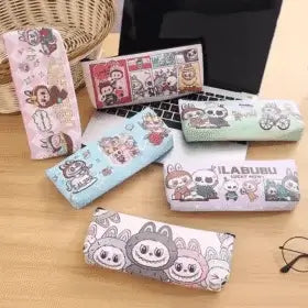 Trousse Labubu kawaii pratique et élégante pour ranger stylos, crayons et accessoires du quotidien.